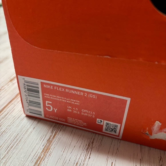 Pink NIKE Flex Runner 2 (GS) Big Kids size 5Y. - Picture 2 of 7